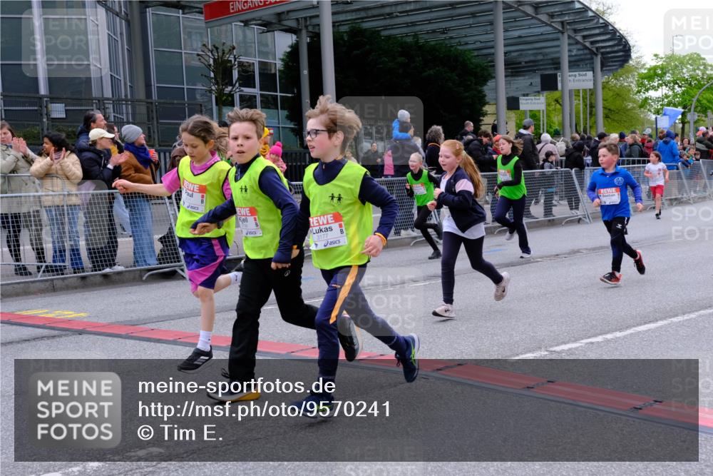 25.04.2026 - Das Zehntel Tim E. http://msf.ph/oto/9570241 25.04.2026 09:01:17 Ziel 1101, 1109, 1114, 1203, 1205, 1753, 1861, 1863, 1871, 1891, 1910, 1930, 2201, 2214, 2250, 2256, 2257, 2369, 2533, 2572, 2661, 2872, 3021, 3171, 3177, 3199, 3333, 3334, 3477, 3490, 3513, 3542, 3543, 3729, 3790 meine-sportfotos.de