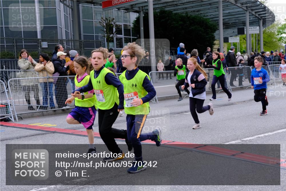 25.04.2026 - Das Zehntel Tim E. http://msf.ph/oto/9570242 25.04.2026 09:01:17 Ziel 1101, 1109, 1114, 1203, 1205, 1753, 1861, 1863, 1871, 1891, 1910, 1930, 2201, 2214, 2250, 2256, 2257, 2369, 2533, 2572, 2661, 2872, 3021, 3171, 3177, 3199, 3333, 3334, 3477, 3490, 3513, 3542, 3543, 3729, 3790 meine-sportfotos.de