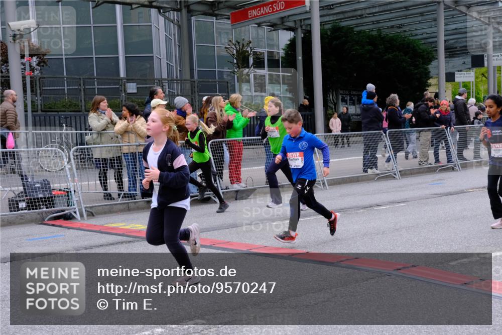 25.04.2026 - Das Zehntel Tim E. http://msf.ph/oto/9570247 25.04.2026 09:01:18 Ziel 1101, 1109, 1114, 1203, 1205, 1753, 1861, 1863, 1871, 1891, 1910, 1930, 1941, 1979, 1983, 2201, 2214, 2250, 2256, 2257, 2369, 2533, 2572, 2661, 2841, 2849, 2872, 2888, 2939, 3021, 3171, 3177, 3199, 3333, 3334, 3513, 3542, 3543, 3729, 3790, 3929 meine-sportfotos.de