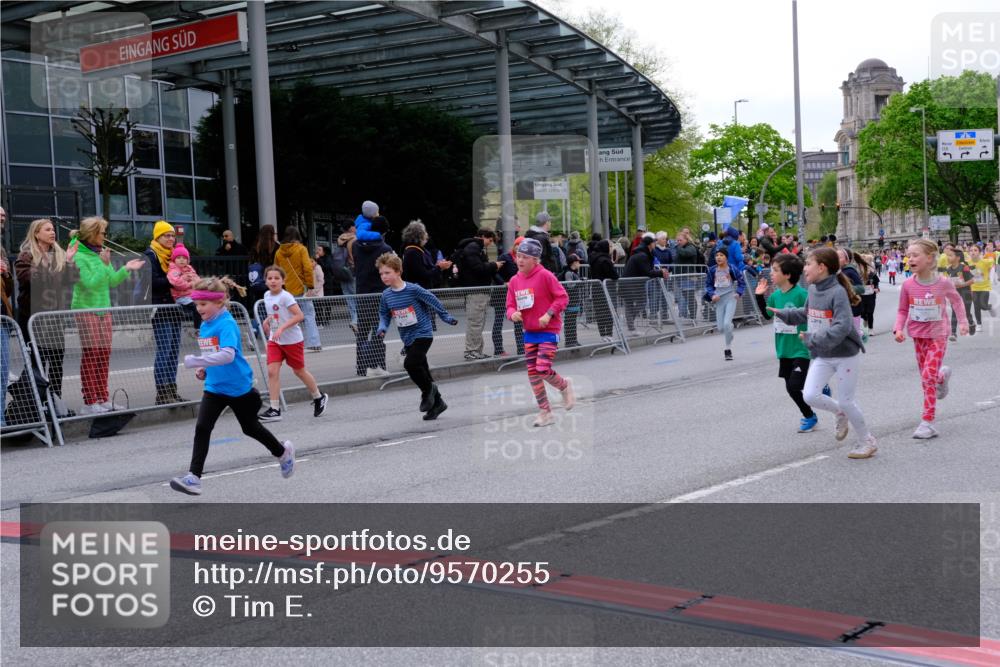 25.04.2026 - Das Zehntel Tim E. http://msf.ph/oto/9570255 25.04.2026 09:01:22 Ziel 1101, 1109, 1203, 1205, 1231, 1753, 1861, 1863, 1871, 1930, 1941, 1979, 1983, 2214, 2250, 2257, 2369, 2533, 2735, 2745, 2841, 2849, 2872, 2888, 2939, 3021, 3032, 3171, 3177, 3199, 3333, 3334, 3513, 3542, 3628, 3640, 3729, 3872, 3876, 3929 meine-sportfotos.de