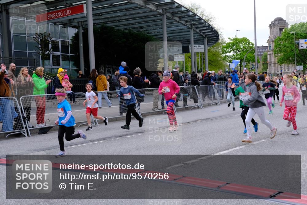 25.04.2026 - Das Zehntel Tim E. http://msf.ph/oto/9570256 25.04.2026 09:01:22 Ziel 1101, 1109, 1203, 1205, 1231, 1753, 1861, 1863, 1871, 1930, 1941, 1979, 1983, 2214, 2250, 2257, 2369, 2533, 2735, 2745, 2841, 2849, 2872, 2888, 2939, 3021, 3032, 3171, 3177, 3199, 3333, 3334, 3513, 3542, 3628, 3640, 3729, 3872, 3876, 3929 meine-sportfotos.de
