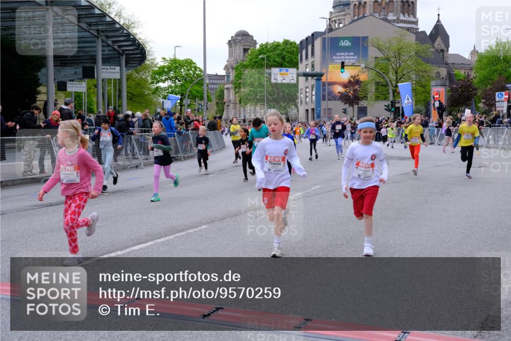 25.04.2026 - Das Zehntel Tim E. http://msf.ph/oto/9570259 25.04.2026 09:01:23 Ziel 1203, 1205, 1231, 1753, 1861, 1863, 1871, 1941, 1979, 1983, 2214, 2257, 2348, 2369, 2533, 2735, 2745, 2784, 2795, 2841, 2849, 2872, 2888, 2939, 3021, 3032, 3171, 3177, 3199, 3333, 3334, 3513, 3542, 3628, 3640, 3729, 3872, 3876, 3929 meine-sportfotos.de