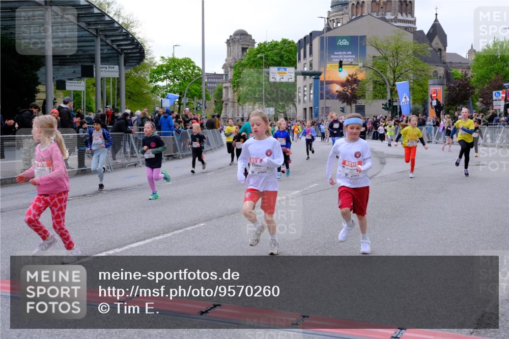 25.04.2026 - Das Zehntel Tim E. http://msf.ph/oto/9570260 25.04.2026 09:01:23 Ziel 1203, 1205, 1231, 1753, 1861, 1863, 1871, 1941, 1979, 1983, 2214, 2257, 2348, 2369, 2533, 2735, 2745, 2784, 2795, 2841, 2849, 2872, 2888, 2939, 3021, 3032, 3171, 3177, 3199, 3333, 3334, 3513, 3542, 3628, 3640, 3729, 3872, 3876, 3929 meine-sportfotos.de