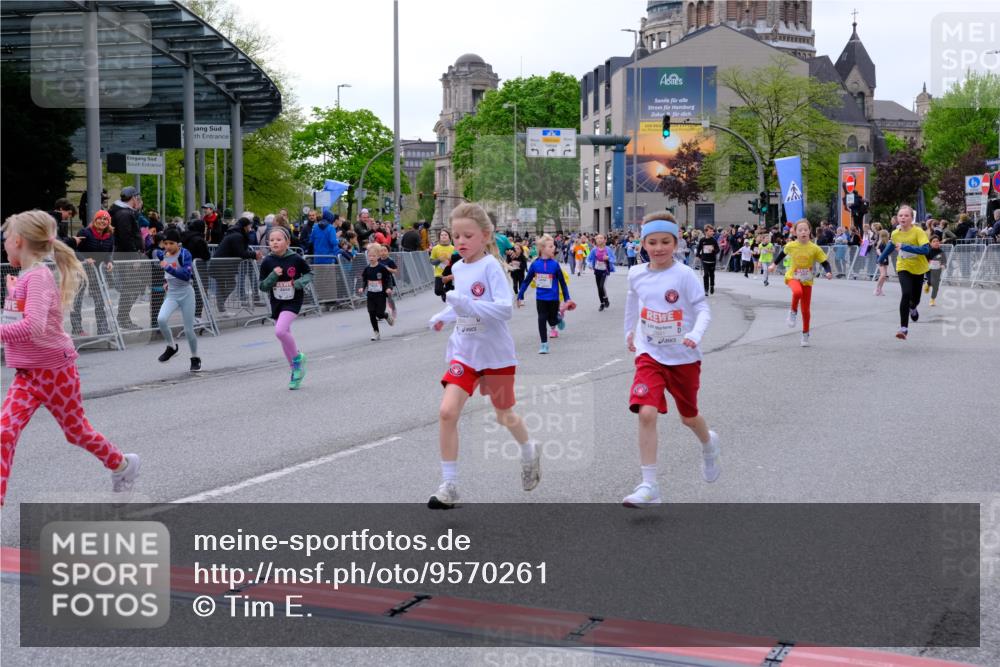 25.04.2026 - Das Zehntel Tim E. http://msf.ph/oto/9570261 25.04.2026 09:01:23 Ziel 1203, 1205, 1231, 1753, 1861, 1863, 1871, 1941, 1979, 1983, 2214, 2257, 2348, 2369, 2533, 2735, 2745, 2784, 2795, 2841, 2849, 2872, 2888, 2939, 3021, 3032, 3171, 3177, 3199, 3333, 3334, 3513, 3542, 3628, 3640, 3729, 3872, 3876, 3929 meine-sportfotos.de