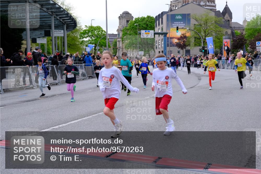 25.04.2026 - Das Zehntel Tim E. http://msf.ph/oto/9570263 25.04.2026 09:01:23 Ziel 1203, 1205, 1231, 1753, 1861, 1863, 1871, 1941, 1979, 1983, 2214, 2257, 2348, 2369, 2533, 2735, 2745, 2784, 2795, 2841, 2849, 2872, 2888, 2939, 3021, 3032, 3171, 3177, 3199, 3333, 3334, 3513, 3542, 3628, 3640, 3729, 3872, 3876, 3929 meine-sportfotos.de