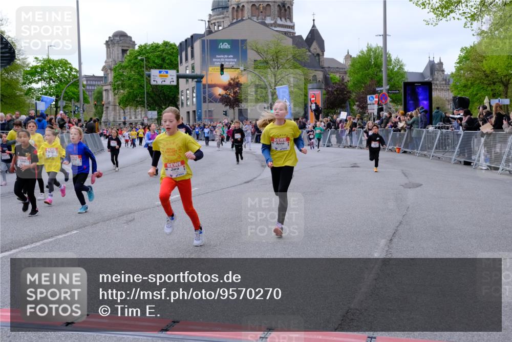 25.04.2026 - Das Zehntel Tim E. http://msf.ph/oto/9570270 25.04.2026 09:01:25 Ziel 1231, 1293, 1527, 1530, 1753, 1807, 1861, 1863, 1871, 1941, 1979, 1983, 2348, 2735, 2745, 2784, 2795, 2841, 2849, 2888, 2939, 3021, 3032, 3333, 3334, 3513, 3628, 3640, 3729, 3868, 3872, 3876, 3929, 3983 meine-sportfotos.de