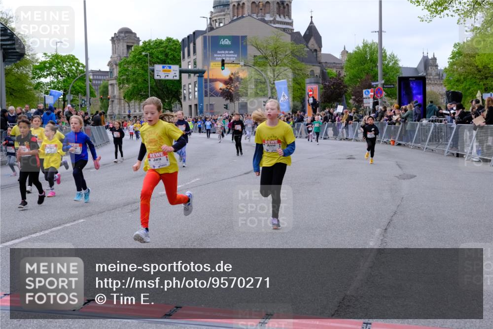 25.04.2026 - Das Zehntel Tim E. http://msf.ph/oto/9570271 25.04.2026 09:01:25 Ziel 1231, 1293, 1527, 1530, 1753, 1807, 1861, 1863, 1871, 1941, 1979, 1983, 2348, 2735, 2745, 2784, 2795, 2841, 2849, 2888, 2939, 3021, 3032, 3333, 3334, 3513, 3628, 3640, 3729, 3868, 3872, 3876, 3929, 3983 meine-sportfotos.de
