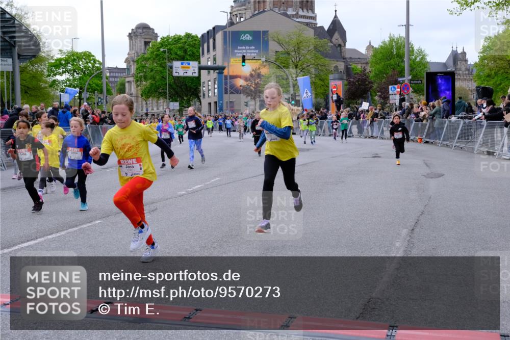 25.04.2026 - Das Zehntel Tim E. http://msf.ph/oto/9570273 25.04.2026 09:01:25 Ziel 1231, 1293, 1527, 1530, 1753, 1807, 1861, 1863, 1871, 1941, 1979, 1983, 2348, 2735, 2745, 2784, 2795, 2841, 2849, 2888, 2939, 3021, 3032, 3333, 3334, 3513, 3628, 3640, 3729, 3868, 3872, 3876, 3929, 3983 meine-sportfotos.de