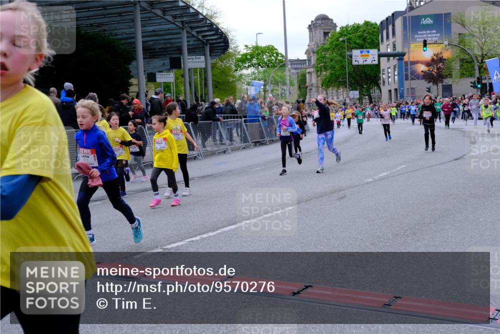 25.04.2026 - Das Zehntel Tim E. http://msf.ph/oto/9570276 25.04.2026 09:01:27 Ziel 1231, 1293, 1527, 1530, 1807, 1941, 1958, 1979, 1983, 2348, 2735, 2745, 2784, 2795, 2841, 2849, 2888, 2939, 3032, 3454, 3628, 3640, 3729, 3770, 3868, 3872, 3876, 3929, 3983 meine-sportfotos.de