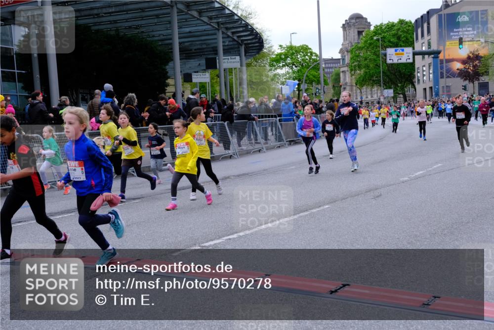 25.04.2026 - Das Zehntel Tim E. http://msf.ph/oto/9570278 25.04.2026 09:01:27 Ziel 1231, 1293, 1527, 1530, 1807, 1941, 1958, 1979, 1983, 2348, 2735, 2745, 2784, 2795, 2841, 2849, 2888, 2939, 3032, 3454, 3628, 3640, 3729, 3770, 3868, 3872, 3876, 3929, 3983 meine-sportfotos.de