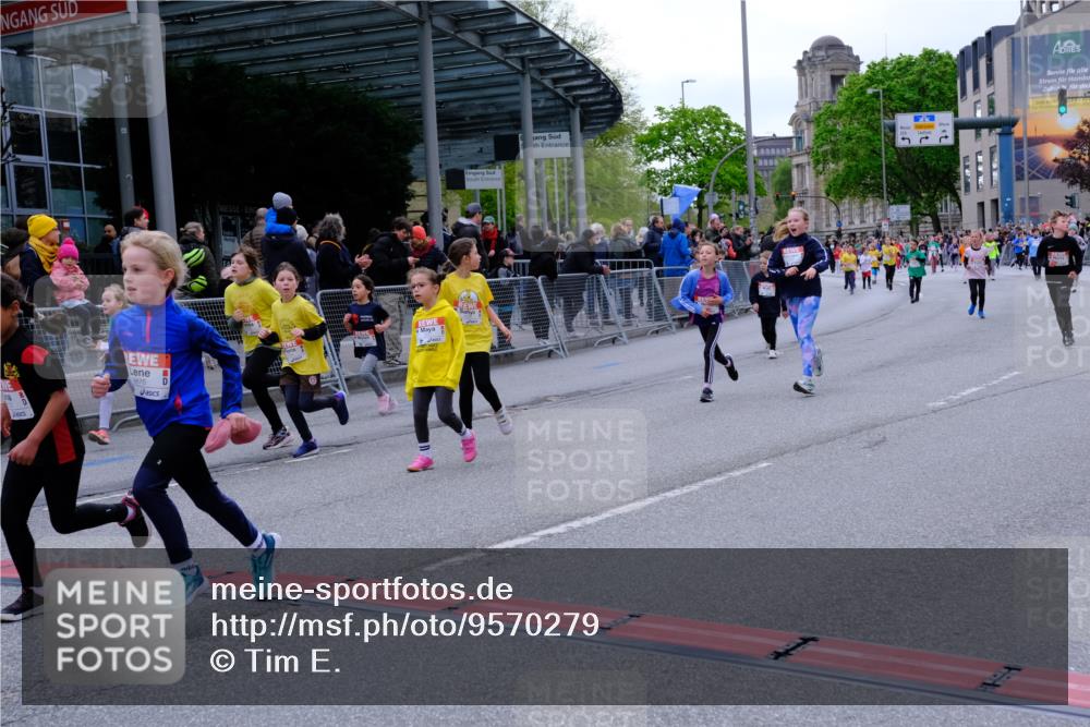 25.04.2026 - Das Zehntel Tim E. http://msf.ph/oto/9570279 25.04.2026 09:01:27 Ziel 1231, 1293, 1527, 1530, 1807, 1941, 1958, 1979, 1983, 2348, 2735, 2745, 2784, 2795, 2841, 2849, 2888, 2939, 3032, 3454, 3628, 3640, 3729, 3770, 3868, 3872, 3876, 3929, 3983 meine-sportfotos.de