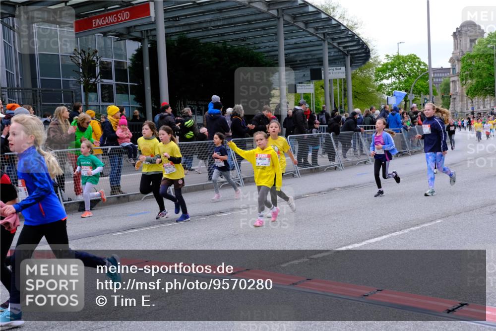 25.04.2026 - Das Zehntel Tim E. http://msf.ph/oto/9570280 25.04.2026 09:01:27 Ziel 1231, 1293, 1527, 1530, 1807, 1941, 1958, 1979, 1983, 2348, 2735, 2745, 2784, 2795, 2841, 2849, 2888, 2939, 3032, 3454, 3628, 3640, 3729, 3770, 3868, 3872, 3876, 3929, 3983 meine-sportfotos.de