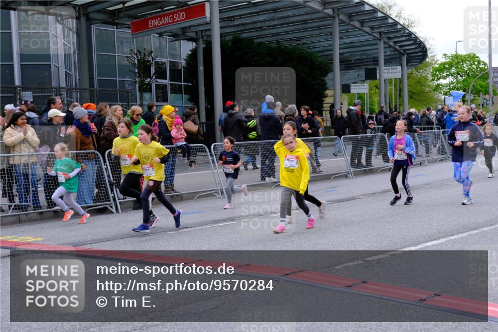 25.04.2026 - Das Zehntel Tim E. http://msf.ph/oto/9570284 25.04.2026 09:01:28 Ziel 1057, 1231, 1293, 1527, 1530, 1807, 1941, 1958, 1979, 1983, 2348, 2735, 2745, 2784, 2795, 2841, 2849, 2888, 2939, 3032, 3137, 3147, 3454, 3628, 3640, 3729, 3770, 3868, 3872, 3876, 3929, 3983 meine-sportfotos.de