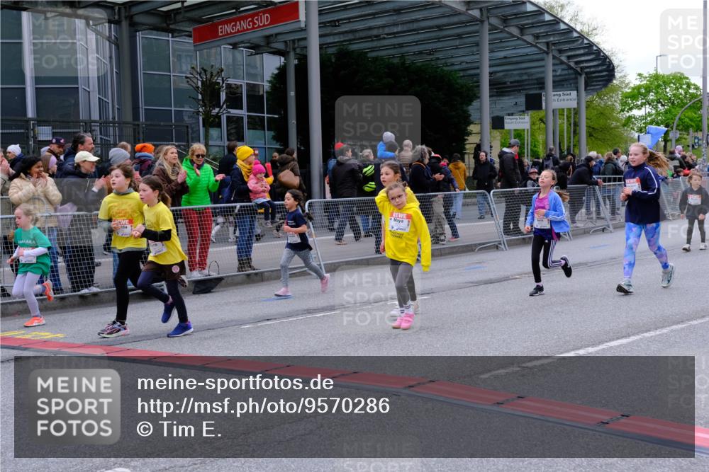 25.04.2026 - Das Zehntel Tim E. http://msf.ph/oto/9570286 25.04.2026 09:01:28 Ziel 1057, 1231, 1293, 1527, 1530, 1807, 1941, 1958, 1979, 1983, 2348, 2735, 2745, 2784, 2795, 2841, 2849, 2888, 2939, 3032, 3137, 3147, 3454, 3628, 3640, 3729, 3770, 3868, 3872, 3876, 3929, 3983 meine-sportfotos.de