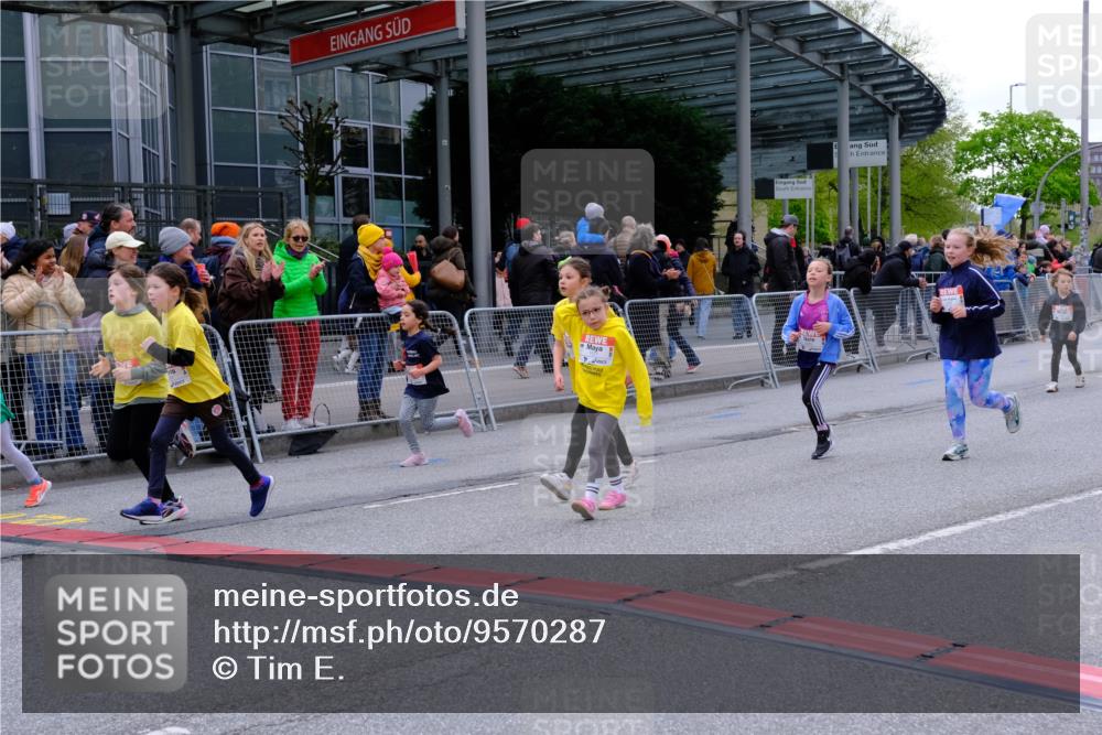 25.04.2026 - Das Zehntel Tim E. http://msf.ph/oto/9570287 25.04.2026 09:01:28 Ziel 1057, 1231, 1293, 1527, 1530, 1807, 1941, 1958, 1979, 1983, 2348, 2735, 2745, 2784, 2795, 2841, 2849, 2888, 2939, 3032, 3137, 3147, 3454, 3628, 3640, 3729, 3770, 3868, 3872, 3876, 3929, 3983 meine-sportfotos.de
