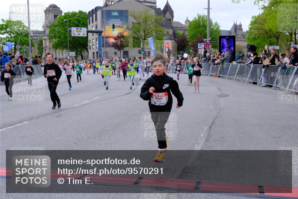 25.04.2026 - Das Zehntel Tim E. http://msf.ph/oto/9570291 25.04.2026 09:01:29 Ziel 1057, 1231, 1293, 1527, 1530, 1807, 1941, 1958, 1979, 1983, 2348, 2735, 2745, 2784, 2795, 2841, 2849, 2888, 2939, 3032, 3137, 3147, 3454, 3628, 3640, 3729, 3770, 3868, 3872, 3876, 3896, 3929, 3954, 3983 meine-sportfotos.de