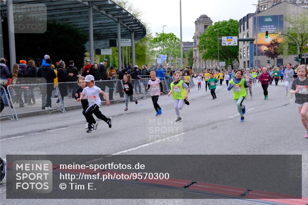 25.04.2026 - Das Zehntel Tim E. http://msf.ph/oto/9570300 25.04.2026 09:01:32 Ziel 1057, 1231, 1293, 1527, 1530, 1807, 1950, 1958, 2348, 2375, 2407, 2735, 2745, 2784, 2795, 3032, 3137, 3147, 3454, 3628, 3640, 3770, 3787, 3819, 3820, 3868, 3872, 3876, 3896, 3954, 3983 meine-sportfotos.de