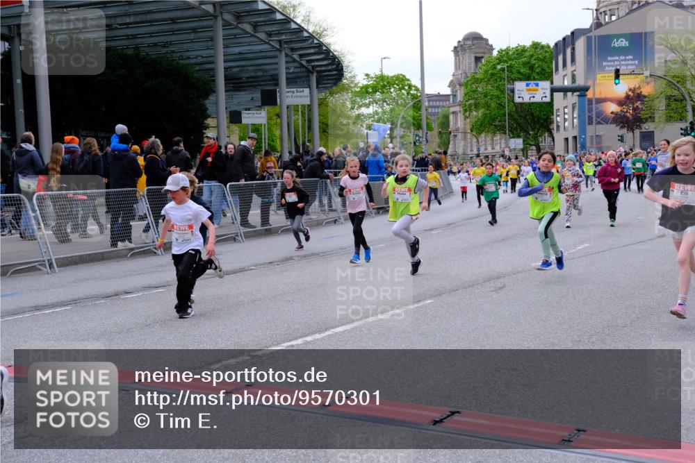 25.04.2026 - Das Zehntel Tim E. http://msf.ph/oto/9570301 25.04.2026 09:01:32 Ziel 1057, 1231, 1293, 1527, 1530, 1807, 1950, 1958, 2348, 2375, 2407, 2735, 2745, 2784, 2795, 3032, 3137, 3147, 3454, 3628, 3640, 3770, 3787, 3819, 3820, 3868, 3872, 3876, 3896, 3954, 3983 meine-sportfotos.de