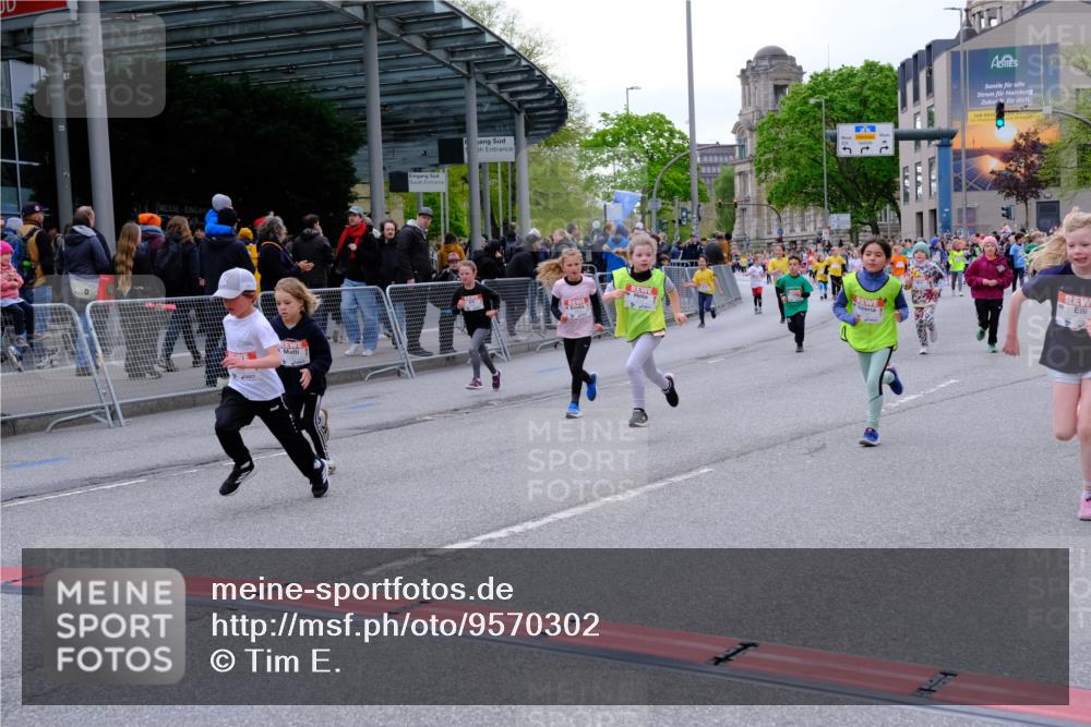 25.04.2026 - Das Zehntel Tim E. http://msf.ph/oto/9570302 25.04.2026 09:01:32 Ziel 1057, 1231, 1293, 1527, 1530, 1807, 1950, 1958, 2348, 2375, 2407, 2735, 2745, 2784, 2795, 3032, 3137, 3147, 3454, 3628, 3640, 3770, 3787, 3819, 3820, 3868, 3872, 3876, 3896, 3954, 3983 meine-sportfotos.de