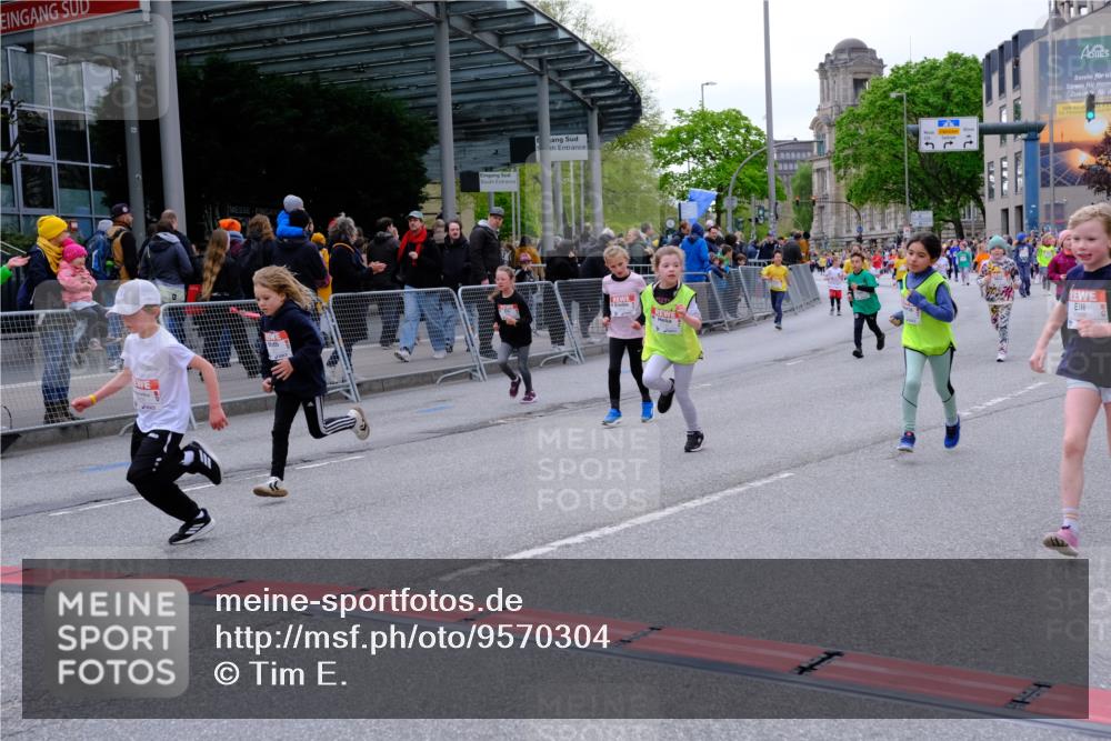 25.04.2026 - Das Zehntel Tim E. http://msf.ph/oto/9570304 25.04.2026 09:01:32 Ziel 1057, 1231, 1293, 1527, 1530, 1807, 1950, 1958, 2348, 2375, 2407, 2735, 2745, 2784, 2795, 3032, 3137, 3147, 3454, 3628, 3640, 3770, 3787, 3819, 3820, 3868, 3872, 3876, 3896, 3954, 3983 meine-sportfotos.de