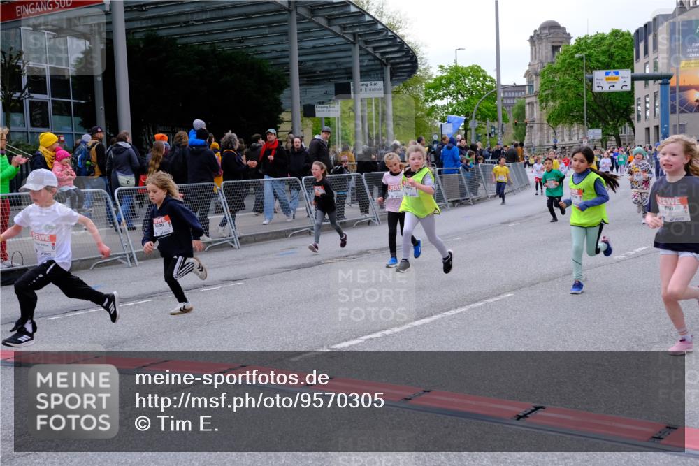 25.04.2026 - Das Zehntel Tim E. http://msf.ph/oto/9570305 25.04.2026 09:01:32 Ziel 1057, 1231, 1293, 1527, 1530, 1807, 1950, 1958, 2348, 2375, 2407, 2735, 2745, 2784, 2795, 3032, 3137, 3147, 3454, 3628, 3640, 3770, 3787, 3819, 3820, 3868, 3872, 3876, 3896, 3954, 3983 meine-sportfotos.de