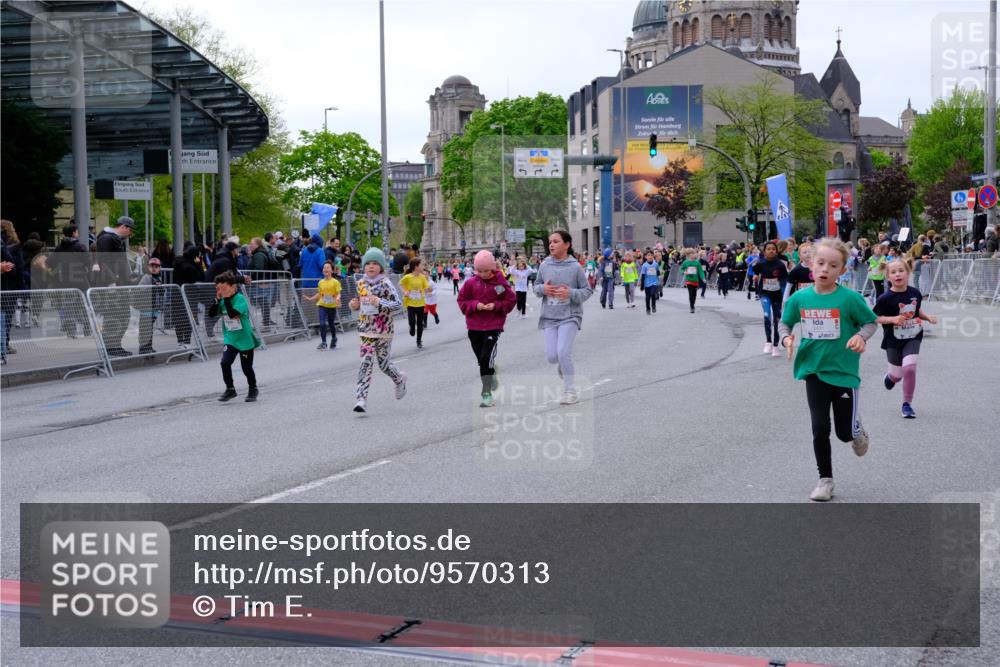 25.04.2026 - Das Zehntel Tim E. http://msf.ph/oto/9570313 25.04.2026 09:01:34 Ziel 1057, 1231, 1293, 1527, 1530, 1807, 1950, 1958, 2348, 2375, 2407, 2784, 2795, 3061, 3072, 3137, 3147, 3454, 3770, 3787, 3819, 3820, 3868, 3876, 3896, 3954, 3983 meine-sportfotos.de