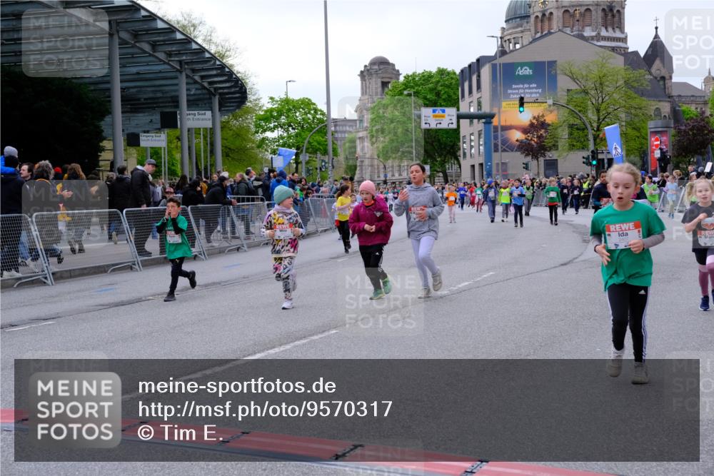 25.04.2026 - Das Zehntel Tim E. http://msf.ph/oto/9570317 25.04.2026 09:01:34 Ziel 1057, 1231, 1293, 1527, 1530, 1807, 1950, 1958, 2348, 2375, 2407, 2784, 2795, 3061, 3072, 3137, 3147, 3454, 3770, 3787, 3819, 3820, 3868, 3876, 3896, 3954, 3983 meine-sportfotos.de