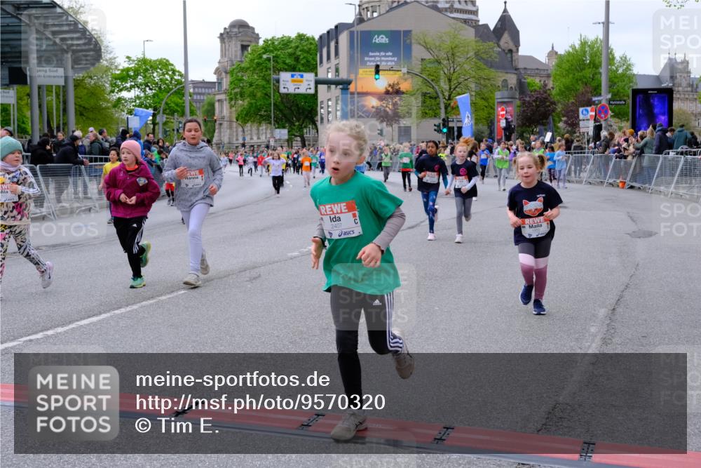 25.04.2026 - Das Zehntel Tim E. http://msf.ph/oto/9570320 25.04.2026 09:01:35 Ziel 1057, 1293, 1527, 1530, 1807, 1950, 1958, 2348, 2375, 2407, 2759, 2766, 2784, 2795, 3061, 3072, 3137, 3147, 3454, 3770, 3787, 3819, 3820, 3868, 3896, 3954, 3983 meine-sportfotos.de