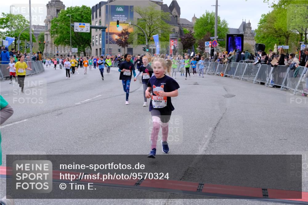 25.04.2026 - Das Zehntel Tim E. http://msf.ph/oto/9570324 25.04.2026 09:01:36 Ziel 1057, 1293, 1527, 1530, 1807, 1950, 1958, 2375, 2407, 2759, 2766, 2847, 2850, 3061, 3072, 3137, 3147, 3454, 3770, 3787, 3819, 3820, 3868, 3896, 3954, 3983 meine-sportfotos.de