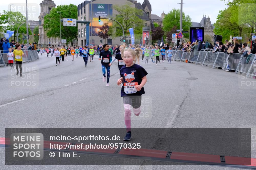 25.04.2026 - Das Zehntel Tim E. http://msf.ph/oto/9570325 25.04.2026 09:01:36 Ziel 1057, 1293, 1527, 1530, 1807, 1950, 1958, 2375, 2407, 2759, 2766, 2847, 2850, 3061, 3072, 3137, 3147, 3454, 3770, 3787, 3819, 3820, 3868, 3896, 3954, 3983 meine-sportfotos.de