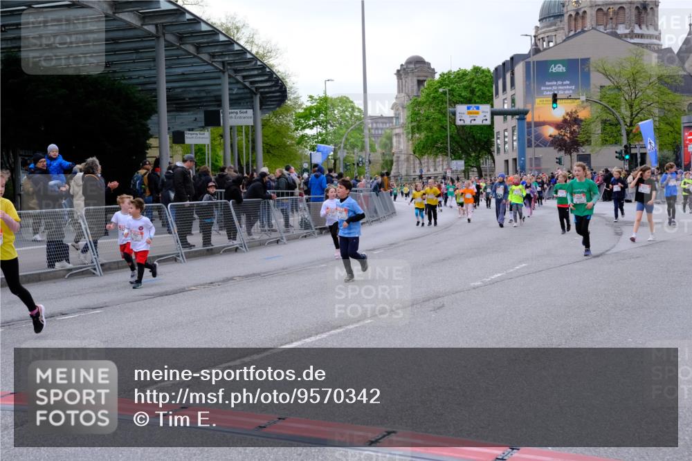 25.04.2026 - Das Zehntel Tim E. http://msf.ph/oto/9570342 25.04.2026 09:01:39 Ziel 1057, 1343, 1425, 1435, 1950, 1958, 2375, 2388, 2407, 2759, 2766, 2847, 2850, 3061, 3072, 3137, 3147, 3454, 3681, 3787, 3819, 3820, 3896, 3954 meine-sportfotos.de
