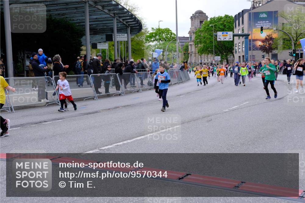25.04.2026 - Das Zehntel Tim E. http://msf.ph/oto/9570344 25.04.2026 09:01:40 Ziel 1057, 1343, 1425, 1435, 1942, 1950, 1957, 2375, 2388, 2407, 2759, 2766, 2847, 2850, 3061, 3072, 3137, 3147, 3681, 3787, 3819, 3820, 3896, 3954 meine-sportfotos.de