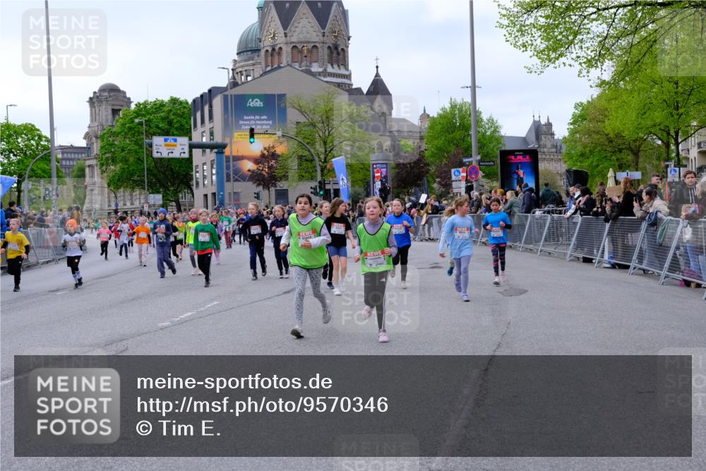 25.04.2026 - Das Zehntel Tim E. http://msf.ph/oto/9570346 25.04.2026 09:01:42 Ziel 1000, 1249, 1252, 1343, 1425, 1435, 1942, 1950, 1957, 2139, 2143, 2375, 2388, 2407, 2759, 2766, 2847, 2850, 3061, 3072, 3681, 3786, 3787, 3793, 3819, 3820 meine-sportfotos.de
