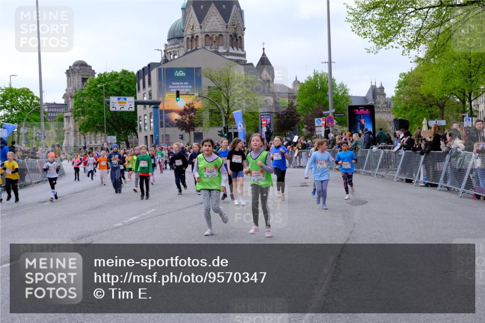 25.04.2026 - Das Zehntel Tim E. http://msf.ph/oto/9570347 25.04.2026 09:01:42 Ziel 1000, 1249, 1252, 1343, 1425, 1435, 1942, 1950, 1957, 2139, 2143, 2375, 2388, 2407, 2759, 2766, 2847, 2850, 3061, 3072, 3681, 3786, 3787, 3793, 3819, 3820 meine-sportfotos.de