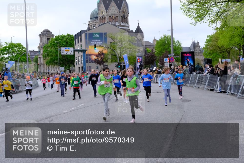 25.04.2026 - Das Zehntel Tim E. http://msf.ph/oto/9570349 25.04.2026 09:01:42 Ziel 1000, 1249, 1252, 1343, 1425, 1435, 1942, 1950, 1957, 2139, 2143, 2375, 2388, 2407, 2759, 2766, 2847, 2850, 3061, 3072, 3681, 3786, 3787, 3793, 3819, 3820 meine-sportfotos.de
