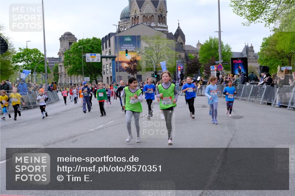 25.04.2026 - Das Zehntel Tim E. http://msf.ph/oto/9570351 25.04.2026 09:01:43 Ziel 1000, 1249, 1252, 1343, 1425, 1435, 1942, 1950, 1957, 2139, 2143, 2375, 2388, 2759, 2766, 2847, 2850, 3061, 3072, 3681, 3692, 3694, 3747, 3786, 3787, 3793, 3794, 3819, 3820 meine-sportfotos.de