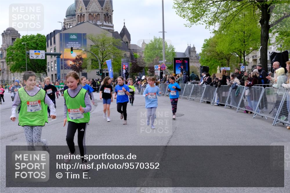 25.04.2026 - Das Zehntel Tim E. http://msf.ph/oto/9570352 25.04.2026 09:01:44 Ziel 1000, 1249, 1252, 1343, 1425, 1435, 1942, 1957, 2003, 2139, 2143, 2198, 2388, 2448, 2485, 2759, 2766, 2847, 2850, 2926, 3061, 3072, 3681, 3692, 3694, 3747, 3786, 3787, 3793, 3794, 3819 meine-sportfotos.de