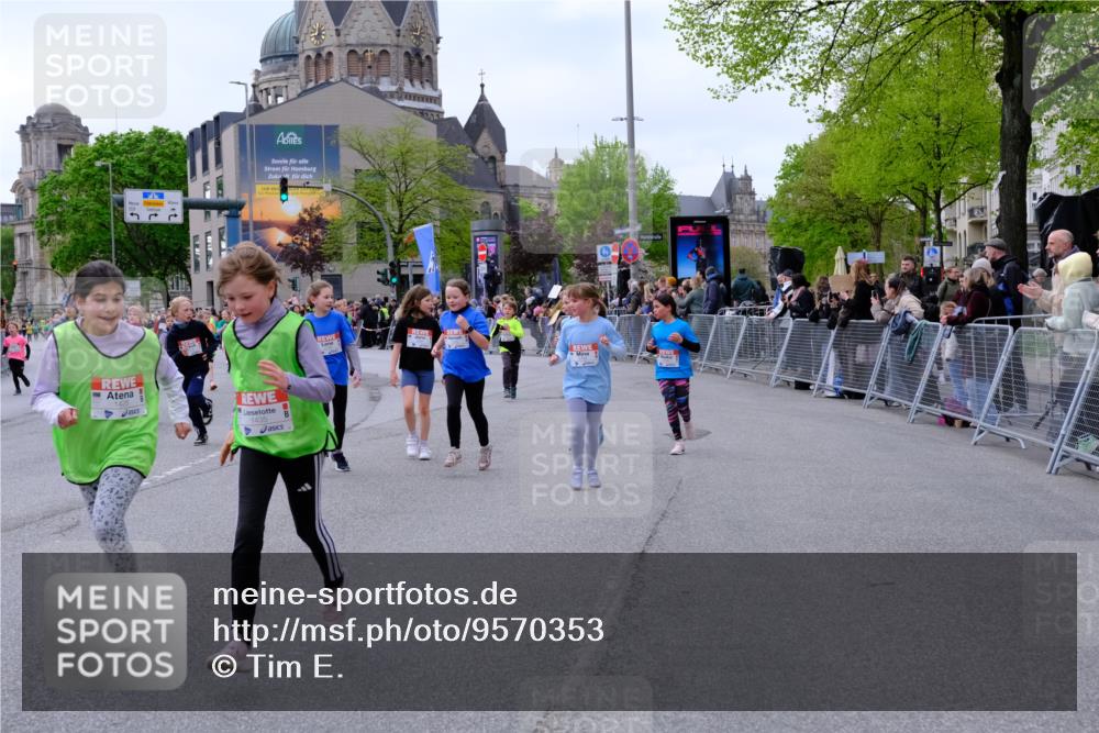25.04.2026 - Das Zehntel Tim E. http://msf.ph/oto/9570353 25.04.2026 09:01:44 Ziel 1000, 1249, 1252, 1343, 1425, 1435, 1942, 1957, 2003, 2139, 2143, 2198, 2388, 2448, 2485, 2759, 2766, 2847, 2850, 2926, 3061, 3072, 3681, 3692, 3694, 3747, 3786, 3787, 3793, 3794, 3819 meine-sportfotos.de