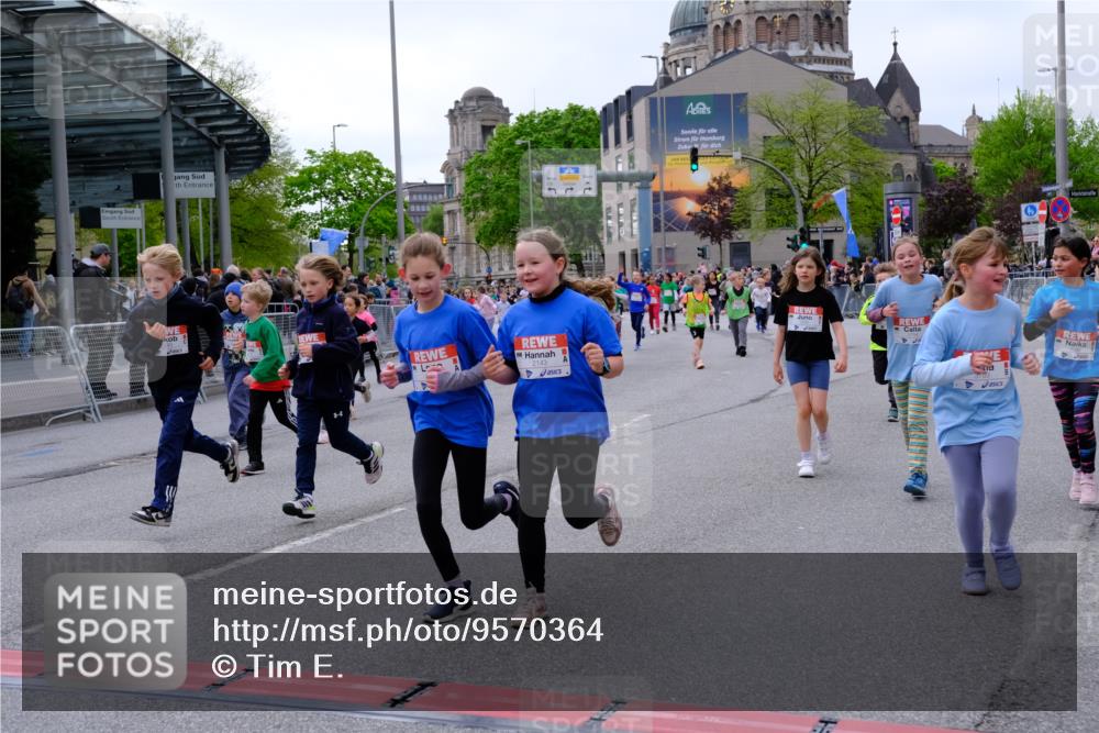 25.04.2026 - Das Zehntel Tim E. http://msf.ph/oto/9570364 25.04.2026 09:01:46 Ziel 1000, 1007, 1249, 1252, 1343, 1425, 1435, 1942, 1957, 2003, 2139, 2143, 2198, 2228, 2235, 2388, 2448, 2485, 2759, 2766, 2847, 2850, 2926, 3681, 3692, 3694, 3747, 3786, 3793, 3794 meine-sportfotos.de