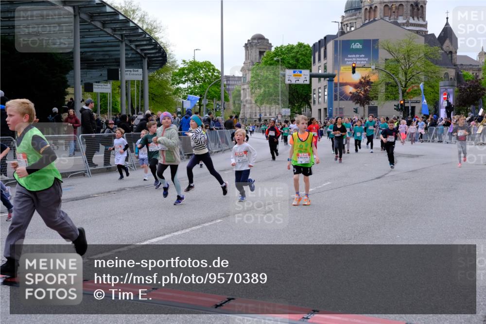 25.04.2026 - Das Zehntel Tim E. http://msf.ph/oto/9570389 25.04.2026 09:01:54 Ziel 1007, 1232, 1252, 1337, 1478, 1716, 1805, 1813, 2003, 2198, 2228, 2235, 2448, 2457, 2485, 2518, 2595, 2600, 2834, 2926, 2949, 3017, 3153, 3286, 3310, 3434, 3435, 3692, 3694, 3747, 3774, 3786, 3794, 3941, 3981, 3982 meine-sportfotos.de