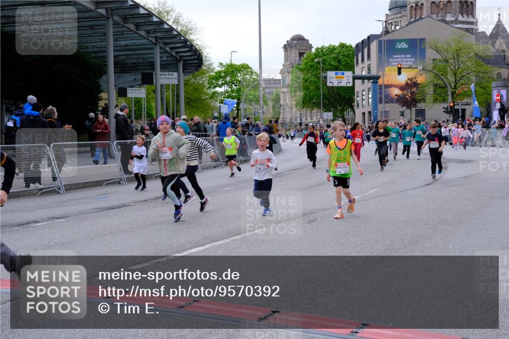 25.04.2026 - Das Zehntel Tim E. http://msf.ph/oto/9570392 25.04.2026 09:01:54 Ziel 1007, 1232, 1252, 1337, 1478, 1716, 1805, 1813, 2003, 2198, 2228, 2235, 2448, 2457, 2485, 2518, 2595, 2600, 2834, 2926, 2949, 3017, 3153, 3286, 3310, 3434, 3435, 3692, 3694, 3747, 3774, 3786, 3794, 3941, 3981, 3982 meine-sportfotos.de