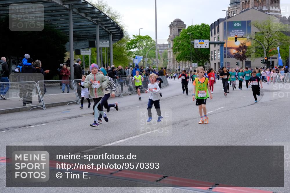 25.04.2026 - Das Zehntel Tim E. http://msf.ph/oto/9570393 25.04.2026 09:01:54 Ziel 1007, 1232, 1252, 1337, 1478, 1716, 1805, 1813, 2003, 2198, 2228, 2235, 2448, 2457, 2485, 2518, 2595, 2600, 2834, 2926, 2949, 3017, 3153, 3286, 3310, 3434, 3435, 3692, 3694, 3747, 3774, 3786, 3794, 3941, 3981, 3982 meine-sportfotos.de