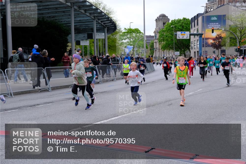 25.04.2026 - Das Zehntel Tim E. http://msf.ph/oto/9570395 25.04.2026 09:01:54 Ziel 1007, 1232, 1252, 1337, 1478, 1716, 1805, 1813, 2003, 2198, 2228, 2235, 2448, 2457, 2485, 2518, 2595, 2600, 2834, 2926, 2949, 3017, 3153, 3286, 3310, 3434, 3435, 3692, 3694, 3747, 3774, 3786, 3794, 3941, 3981, 3982 meine-sportfotos.de
