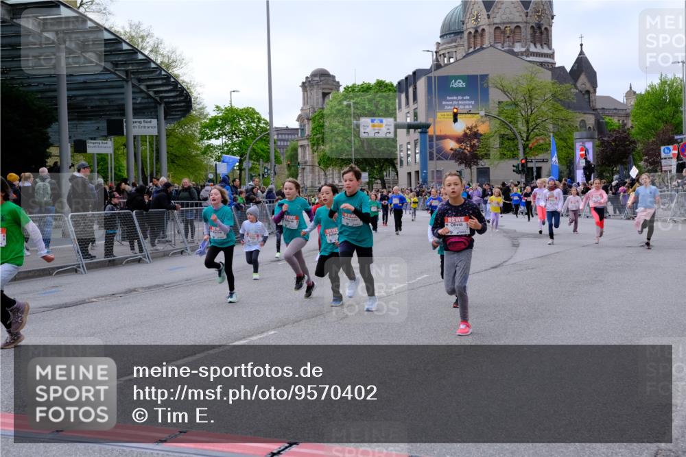 25.04.2026 - Das Zehntel Tim E. http://msf.ph/oto/9570402 25.04.2026 09:01:58 Ziel 1232, 1337, 1478, 1716, 1805, 1813, 1945, 2457, 2518, 2595, 2600, 2665, 2834, 2949, 3017, 3153, 3286, 3310, 3399, 3434, 3435, 3633, 3638, 3639, 3643, 3645, 3647, 3649, 3650, 3774, 3909, 3941, 3981, 3982 meine-sportfotos.de