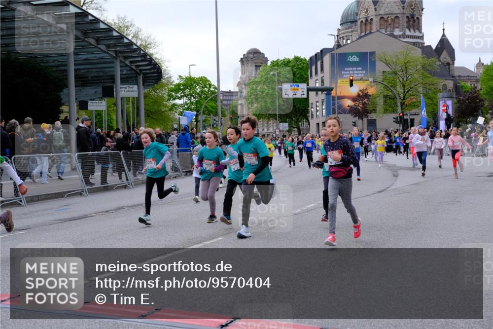 25.04.2026 - Das Zehntel Tim E. http://msf.ph/oto/9570404 25.04.2026 09:01:59 Ziel 1232, 1337, 1478, 1716, 1805, 1813, 1827, 1945, 2127, 2135, 2457, 2518, 2595, 2600, 2665, 2736, 2834, 2949, 3017, 3153, 3286, 3310, 3399, 3434, 3435, 3633, 3638, 3639, 3643, 3645, 3647, 3649, 3650, 3774, 3909, 3941, 3981, 3982 meine-sportfotos.de