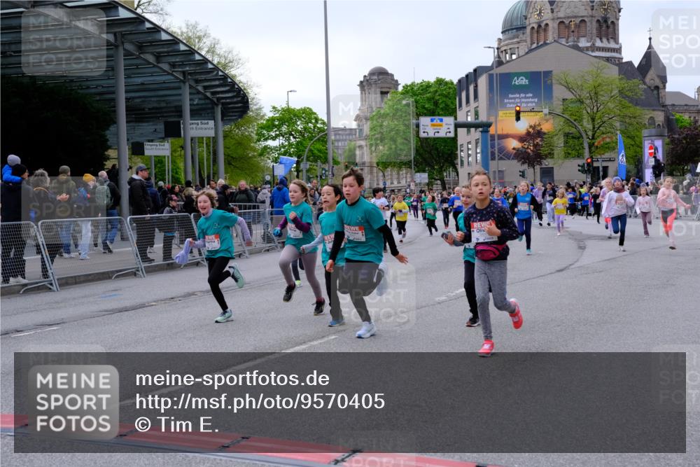 25.04.2026 - Das Zehntel Tim E. http://msf.ph/oto/9570405 25.04.2026 09:01:59 Ziel 1232, 1337, 1478, 1716, 1805, 1813, 1827, 1945, 2127, 2135, 2457, 2518, 2595, 2600, 2665, 2736, 2834, 2949, 3017, 3153, 3286, 3310, 3399, 3434, 3435, 3633, 3638, 3639, 3643, 3645, 3647, 3649, 3650, 3774, 3909, 3941, 3981, 3982 meine-sportfotos.de