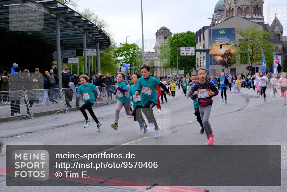 25.04.2026 - Das Zehntel Tim E. http://msf.ph/oto/9570406 25.04.2026 09:01:59 Ziel 1232, 1337, 1478, 1716, 1805, 1813, 1827, 1945, 2127, 2135, 2457, 2518, 2595, 2600, 2665, 2736, 2834, 2949, 3017, 3153, 3286, 3310, 3399, 3434, 3435, 3633, 3638, 3639, 3643, 3645, 3647, 3649, 3650, 3774, 3909, 3941, 3981, 3982 meine-sportfotos.de