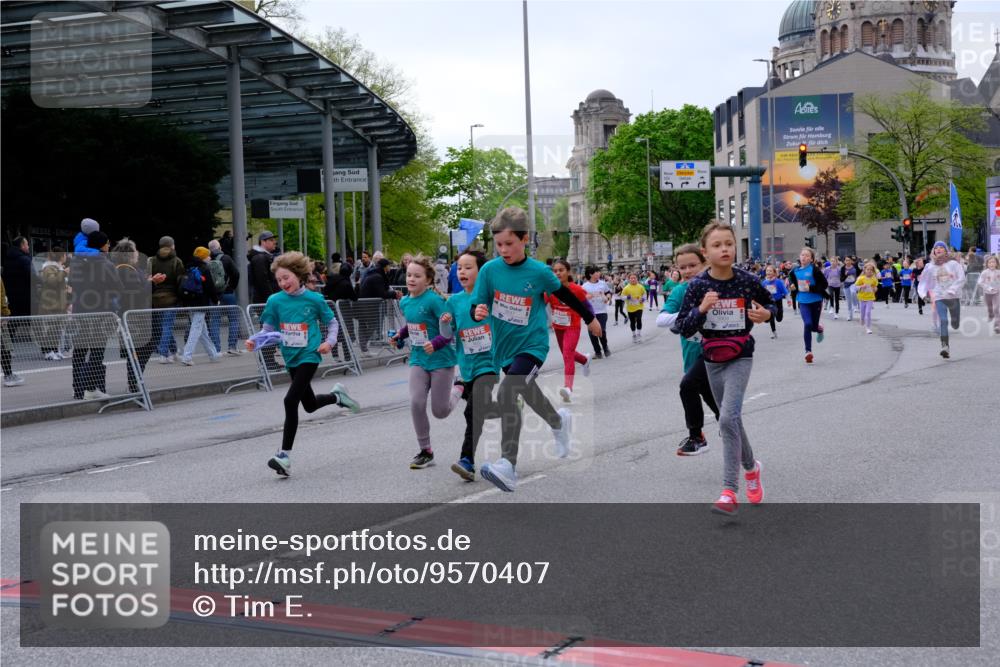 25.04.2026 - Das Zehntel Tim E. http://msf.ph/oto/9570407 25.04.2026 09:01:59 Ziel 1232, 1337, 1478, 1716, 1805, 1813, 1827, 1945, 2127, 2135, 2457, 2518, 2595, 2600, 2665, 2736, 2834, 2949, 3017, 3153, 3286, 3310, 3399, 3434, 3435, 3633, 3638, 3639, 3643, 3645, 3647, 3649, 3650, 3774, 3909, 3941, 3981, 3982 meine-sportfotos.de