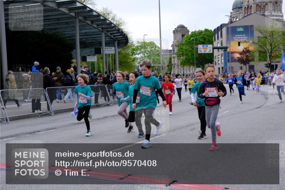 25.04.2026 - Das Zehntel Tim E. http://msf.ph/oto/9570408 25.04.2026 09:01:59 Ziel 1232, 1337, 1478, 1716, 1805, 1813, 1827, 1945, 2127, 2135, 2457, 2518, 2595, 2600, 2665, 2736, 2834, 2949, 3017, 3153, 3286, 3310, 3399, 3434, 3435, 3633, 3638, 3639, 3643, 3645, 3647, 3649, 3650, 3774, 3909, 3941, 3981, 3982 meine-sportfotos.de
