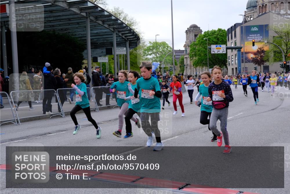 25.04.2026 - Das Zehntel Tim E. http://msf.ph/oto/9570409 25.04.2026 09:01:59 Ziel 1232, 1337, 1478, 1716, 1805, 1813, 1827, 1945, 2127, 2135, 2457, 2518, 2595, 2600, 2665, 2736, 2834, 2949, 3017, 3153, 3286, 3310, 3399, 3434, 3435, 3633, 3638, 3639, 3643, 3645, 3647, 3649, 3650, 3774, 3909, 3941, 3981, 3982 meine-sportfotos.de